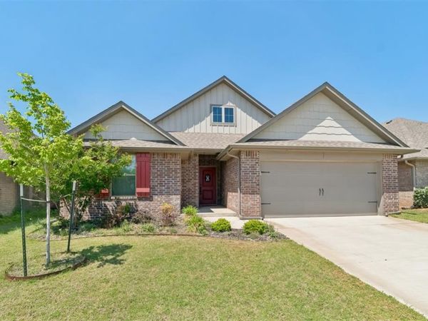 9225 NW 92nd Street, Yukon, OK 73099