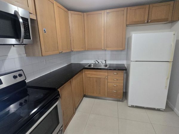 15221 NE 6th Avenue, Unit A210, Miami, FL 33162