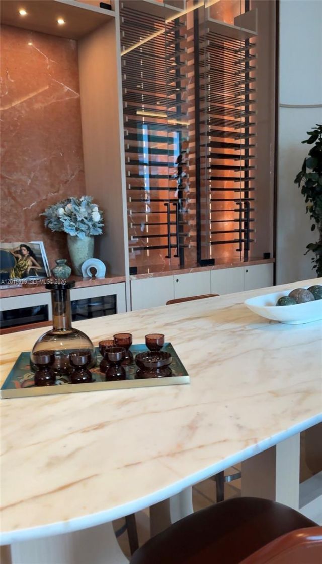 77 SE 5th , Unit 2010, Miami, FL 33131 Photo