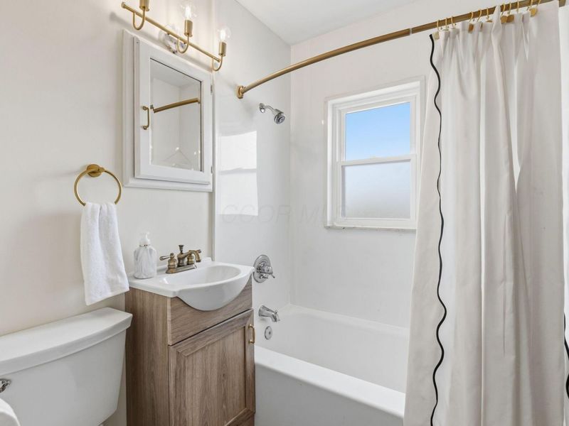 252 E Broadway Avenue, Westerville, OH 43081 Photo 24