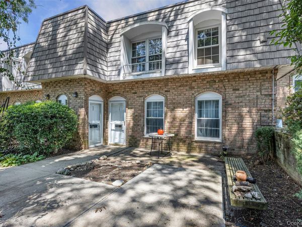 655 Middle Country Road , Unit 1G1, Coram, NY 11727