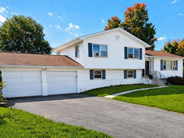 61 Decker Drive, Washingtonville, NY 10992