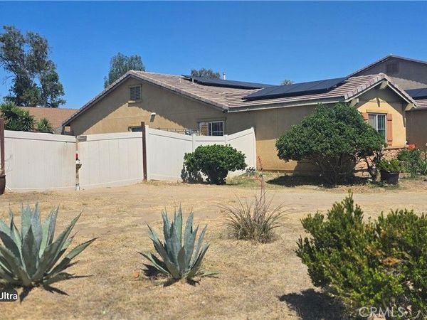 2412 Forest Grove Lane, Perris, CA 92571