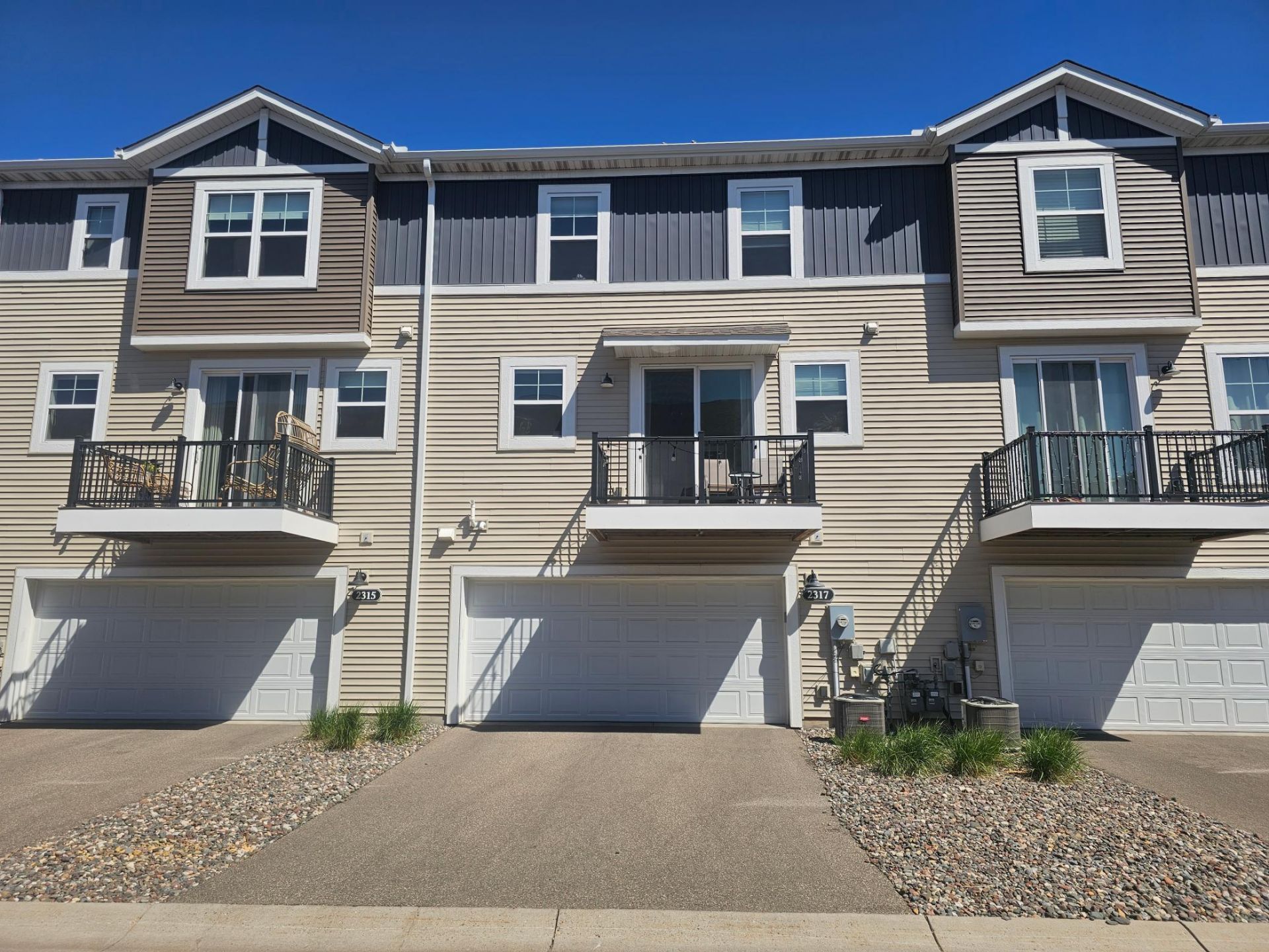 2317 Mckenney Way , North Saint Paul, MN 55109