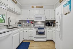 9501 Shore Dr. photo 4