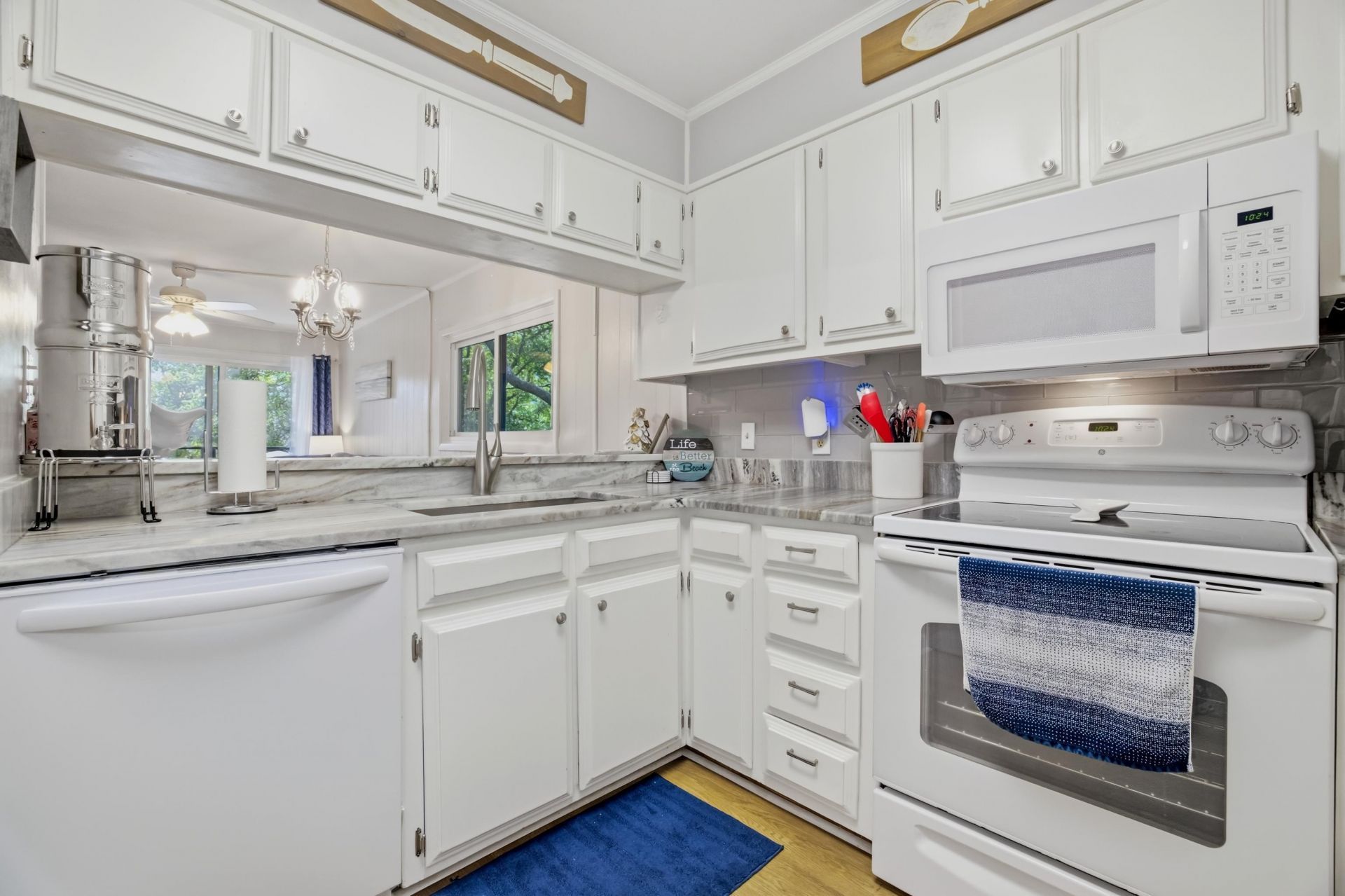 9501 Shore Dr. Photo 4