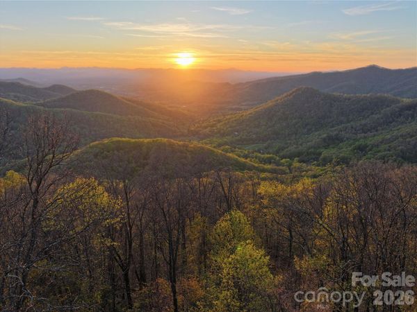 48 Benfield Road , Weaverville, NC 28787