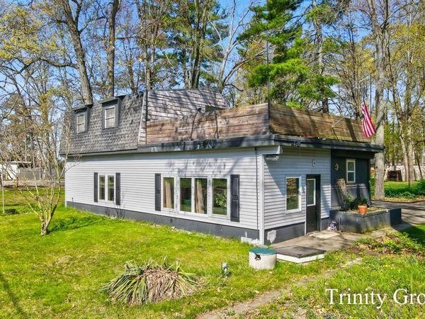 7615 S Croton Hardy Drive, Newaygo, MI 49337