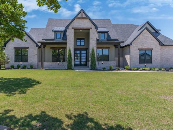 7901 Stagecoach Circle, Arcadia, OK 73007