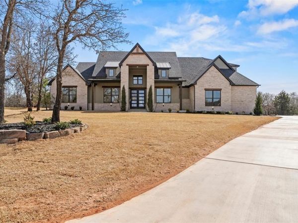 7901 Stagecoach Circle, Arcadia, OK 73007