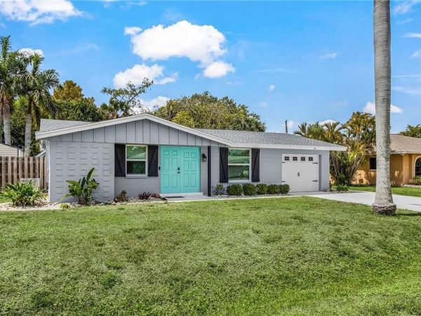 776 Entrada DR S, FORT MYERS, FL 33919