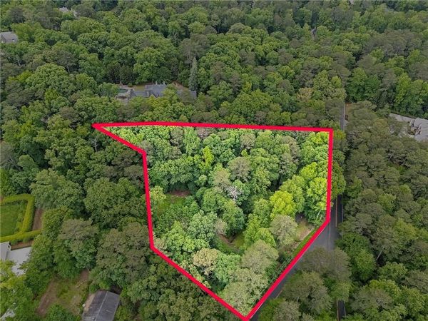 1340 W Garmon Road , Sandy Springs, GA 30327