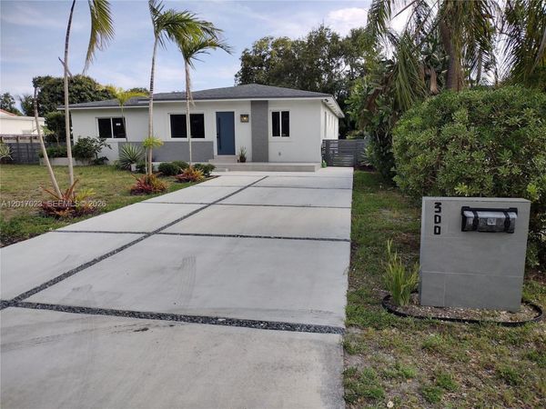 300 S Biscayne River Dr , Miami, FL 33169