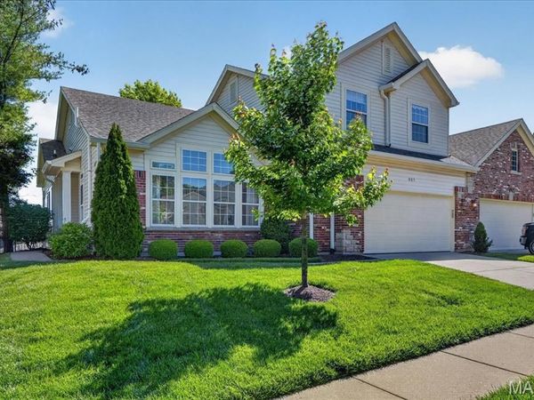 827 Stone Meadow Drive, Chesterfield, MO 63005