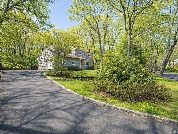 107 Red Oak Court, Port Jefferson, NY 11777