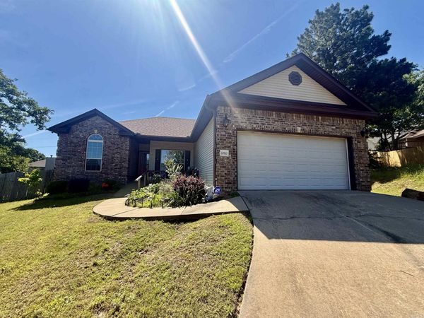 10611 Rockbrook Dr, Sherwood, AR 72120
