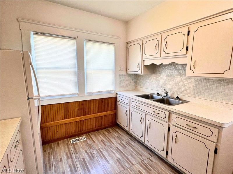 4385 W 50th Street, Cleveland, OH 44144 Photo 12