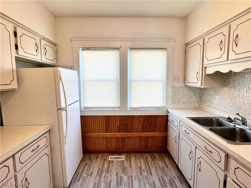 4385 W 50th Street, Cleveland, OH 44144 Photo 13