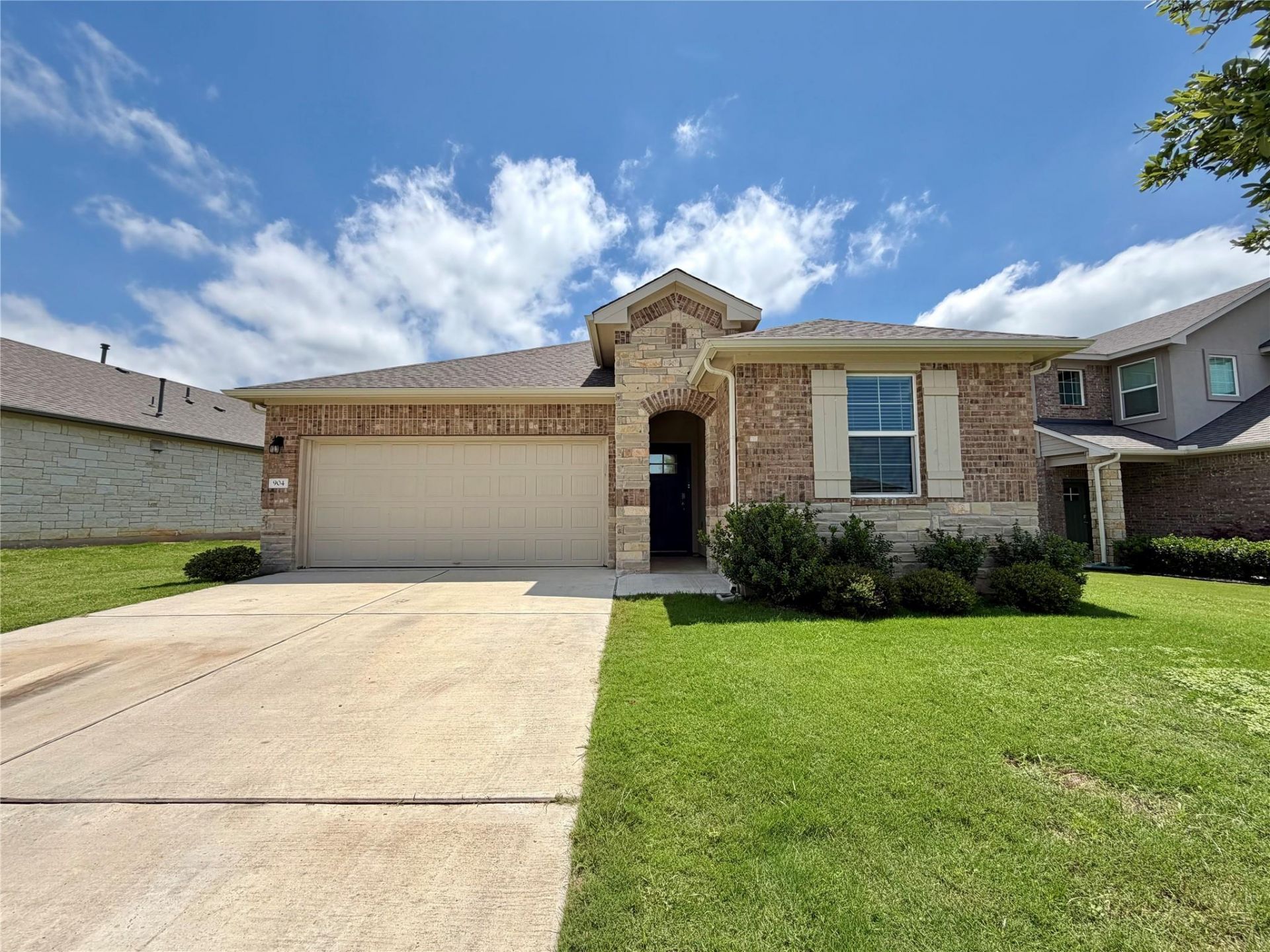 904 Vogel Dr, Georgetown, TX 78626 Main Photo