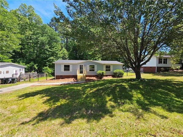4702 Saddlebranch Court , McLeansville, NC 27301