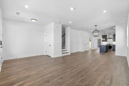536 Hayes Park Boulevard photo 4