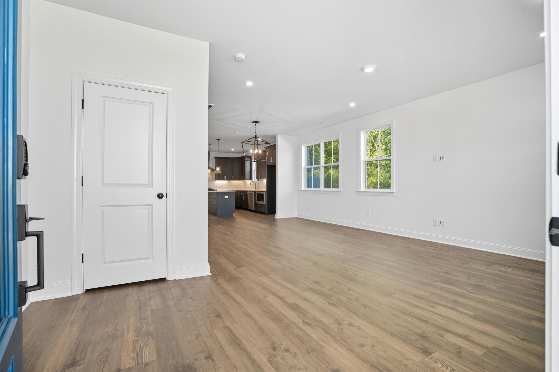 536 Hayes Park Boulevard Photo 6
