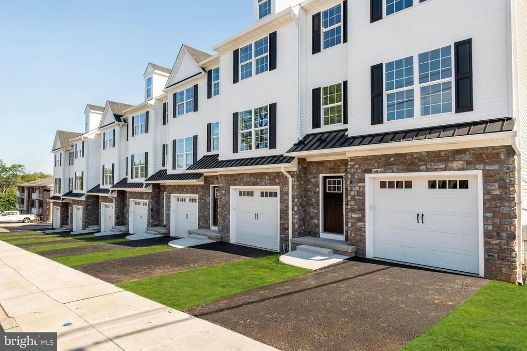 203 W EIGHTH STREET , BRIDGEPORT, PA 19405