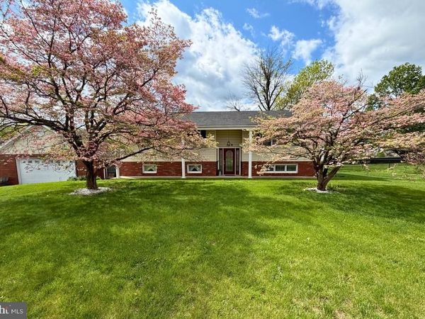 328 WAYBURN STREET, GREENCASTLE, PA 17225
