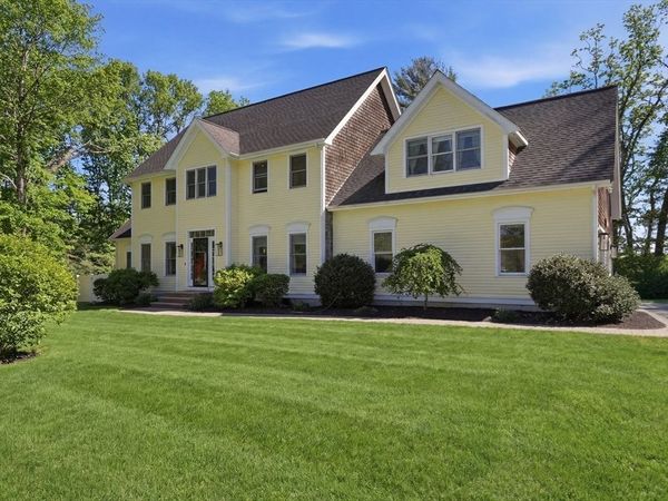 85 Cedar Crest Dr, Bridgewater, MA 02324