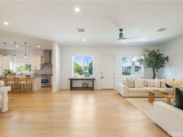 333 Mesa Drive, Costa Mesa, CA 92627
