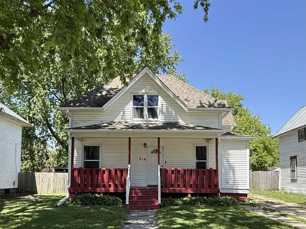 319 2nd st nw Street, Oelwein, IA 50662