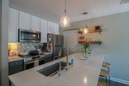 271 Alexandra Drive photo 4
