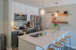 271 Alexandra Drive photo 4