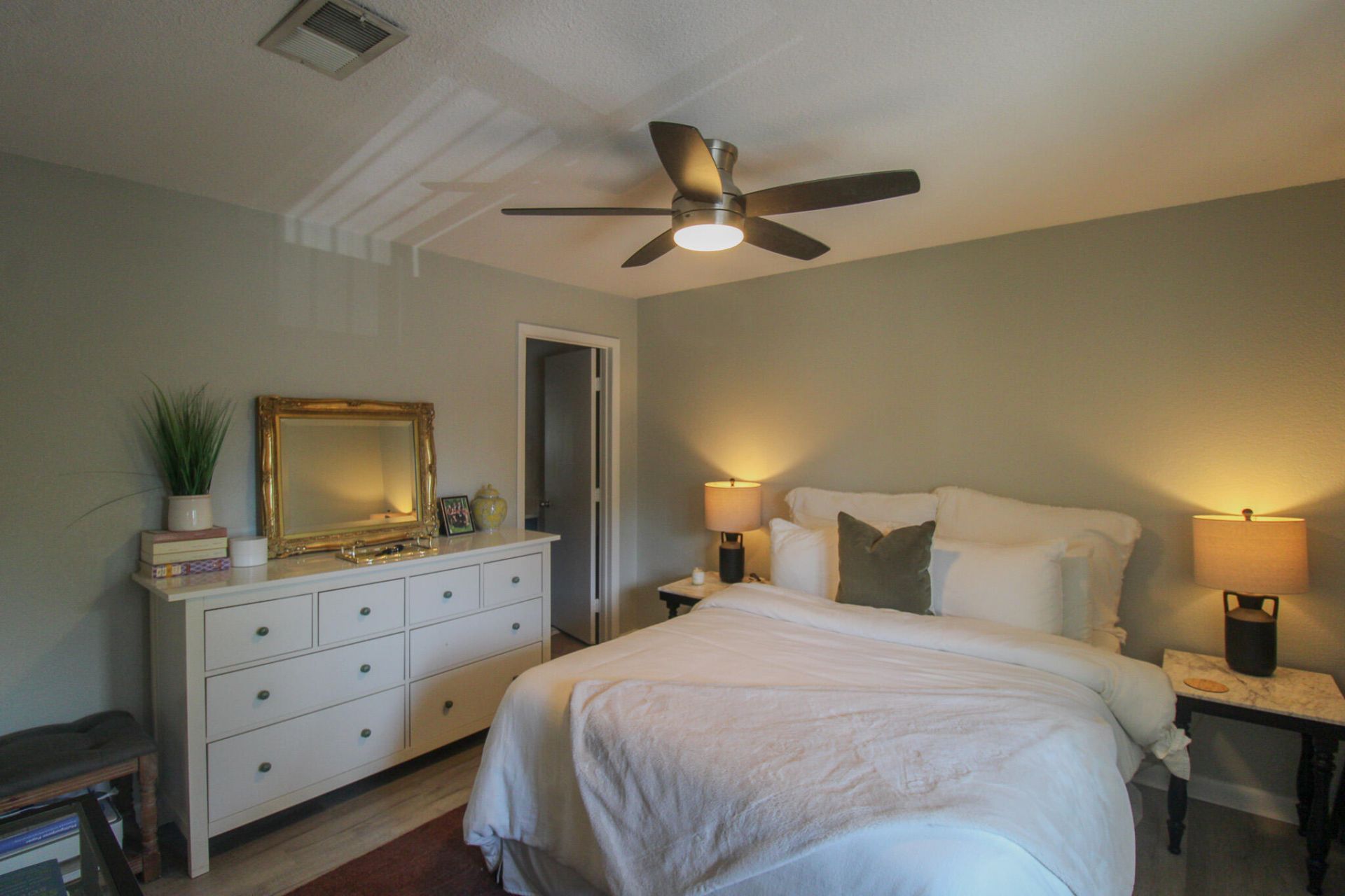271 Alexandra Drive Photo 9