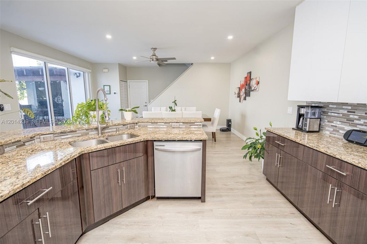 Please Call For Address, Pembroke Pines, FL 33028 Photo