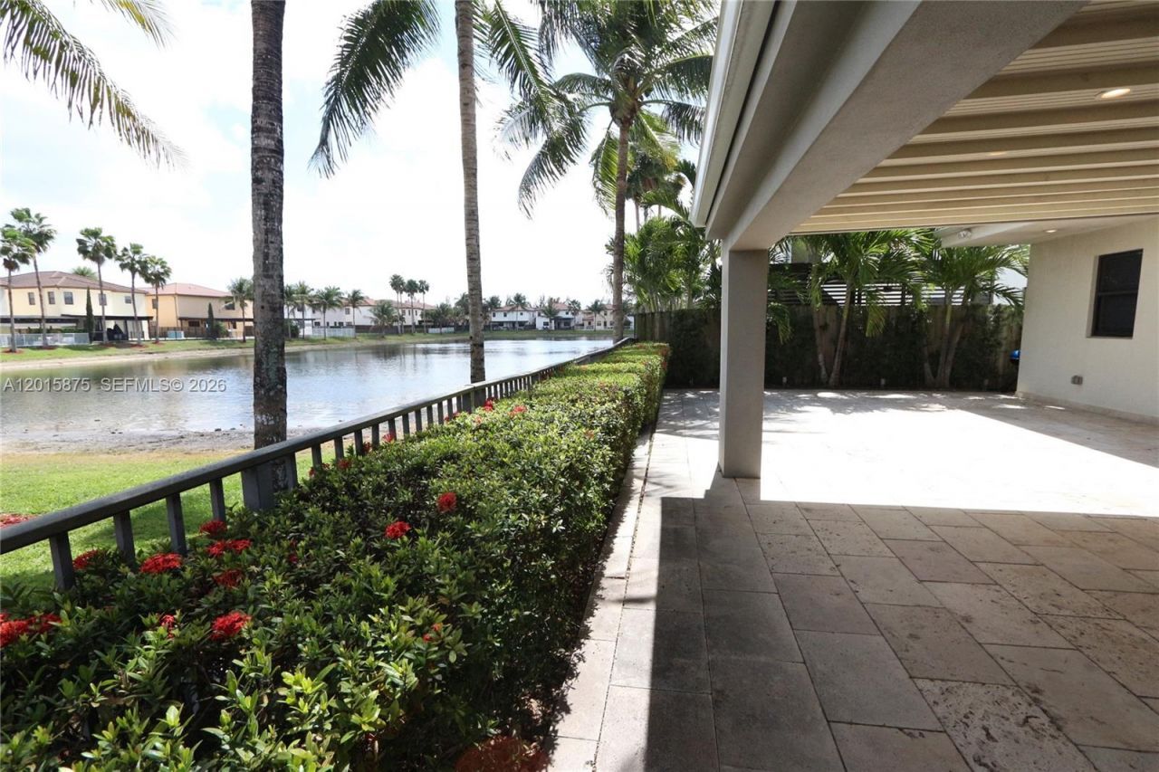 8925 NW 99th Ave , Doral, FL 33178 Photo