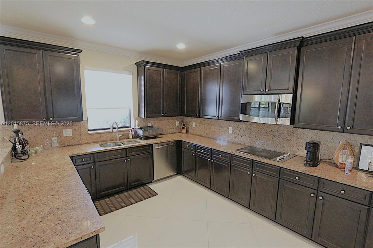 8925 NW 99th Ave , Doral, FL 33178 Photo