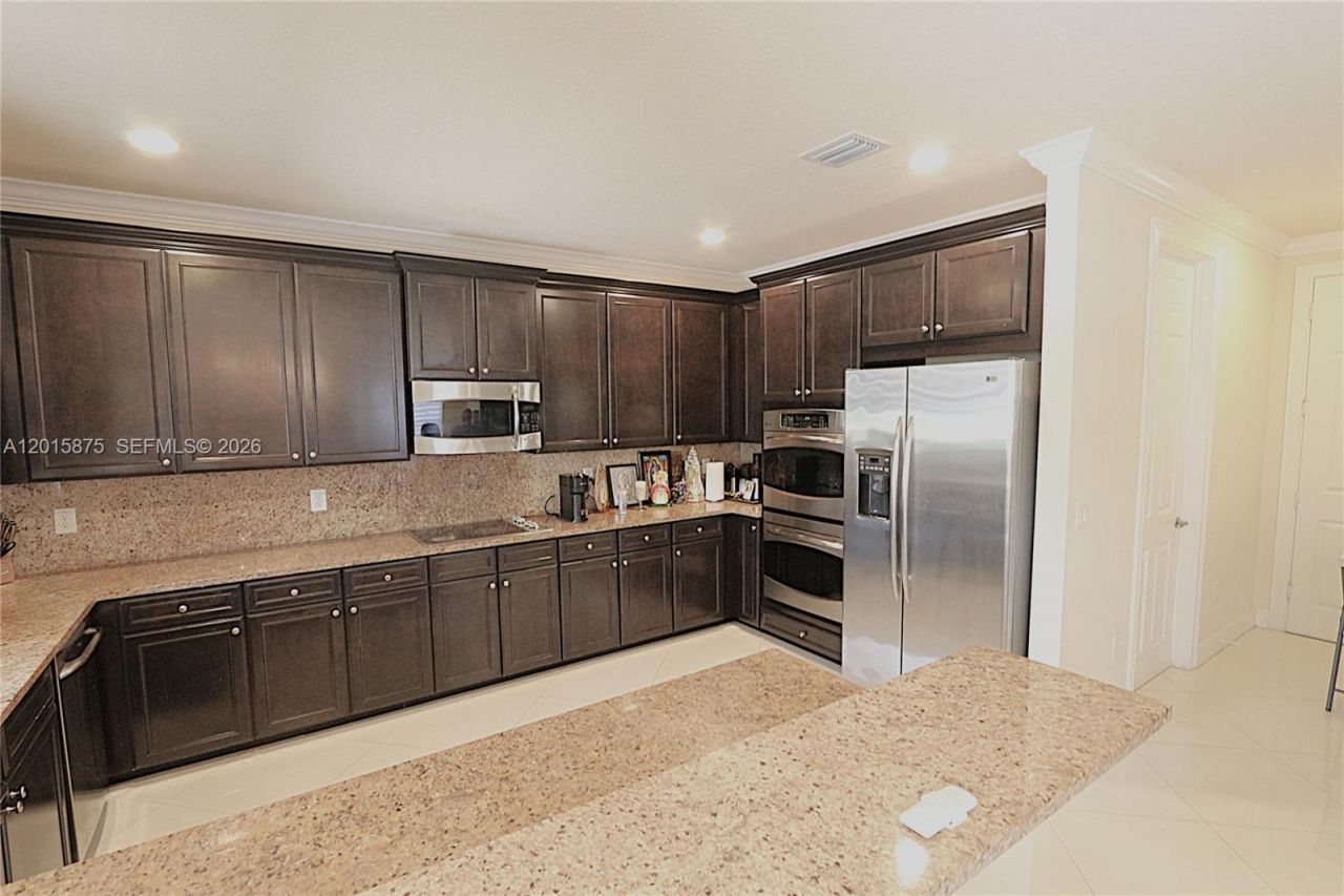 8925 NW 99th Ave , Doral, FL 33178 Photo