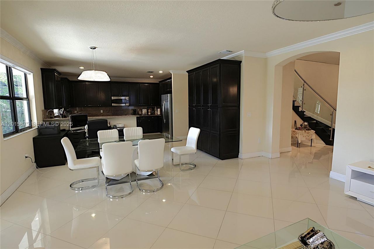 8925 NW 99th Ave , Doral, FL 33178 Photo