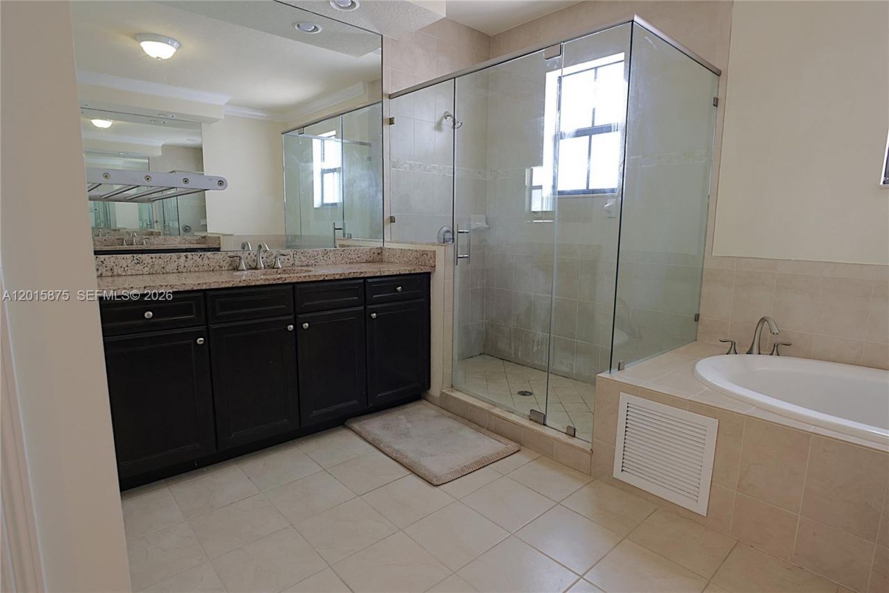 8925 NW 99th Ave , Doral, FL 33178 Photo
