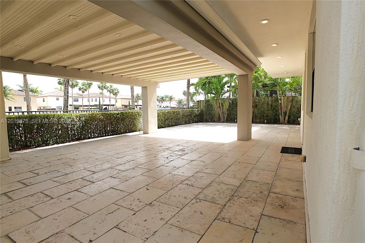 8925 NW 99th Ave , Doral, FL 33178 Photo