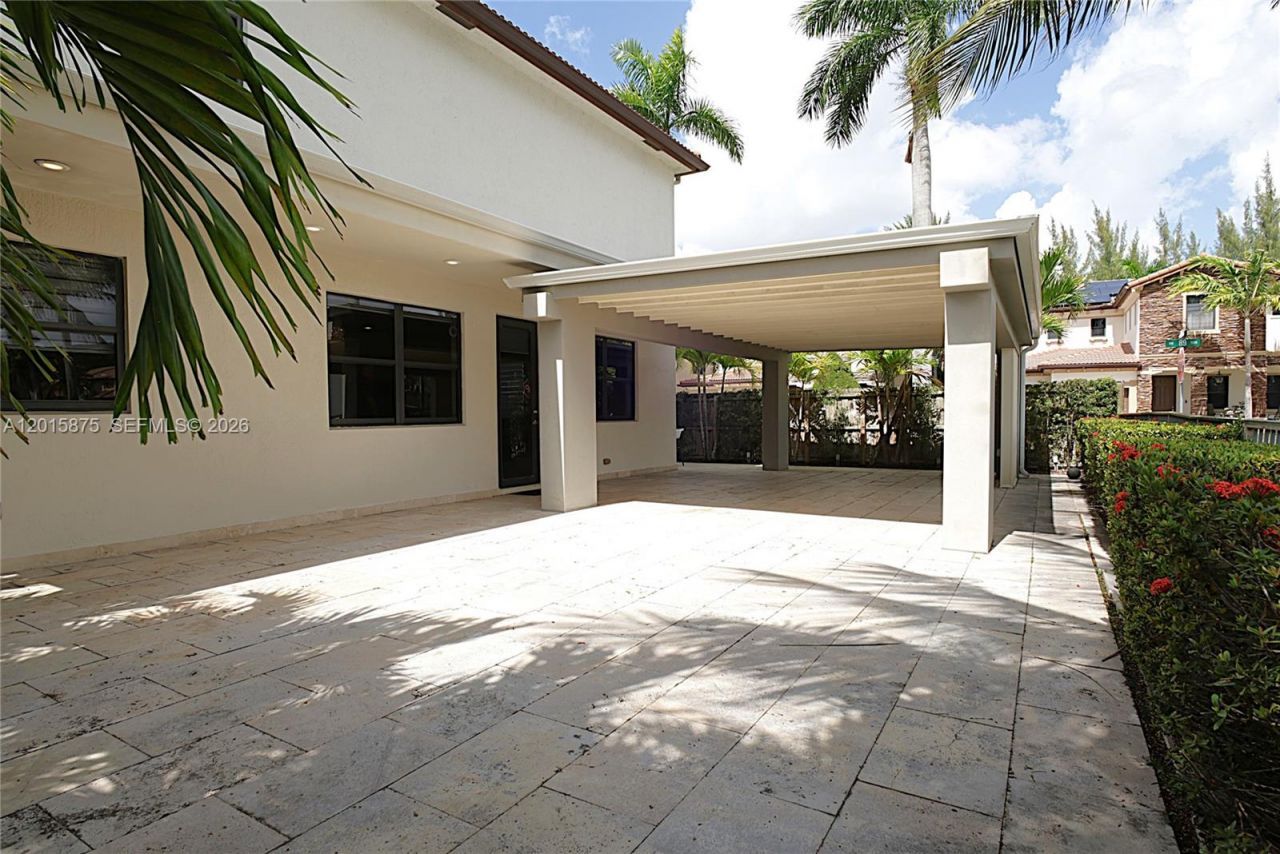 8925 NW 99th Ave , Doral, FL 33178 Photo