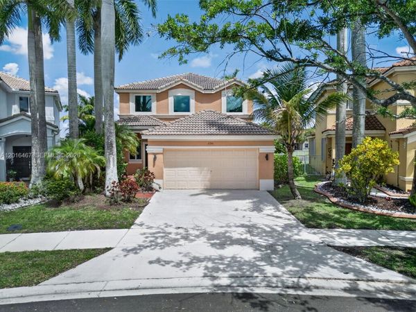 250 Conservation Dr , Weston, FL 33327