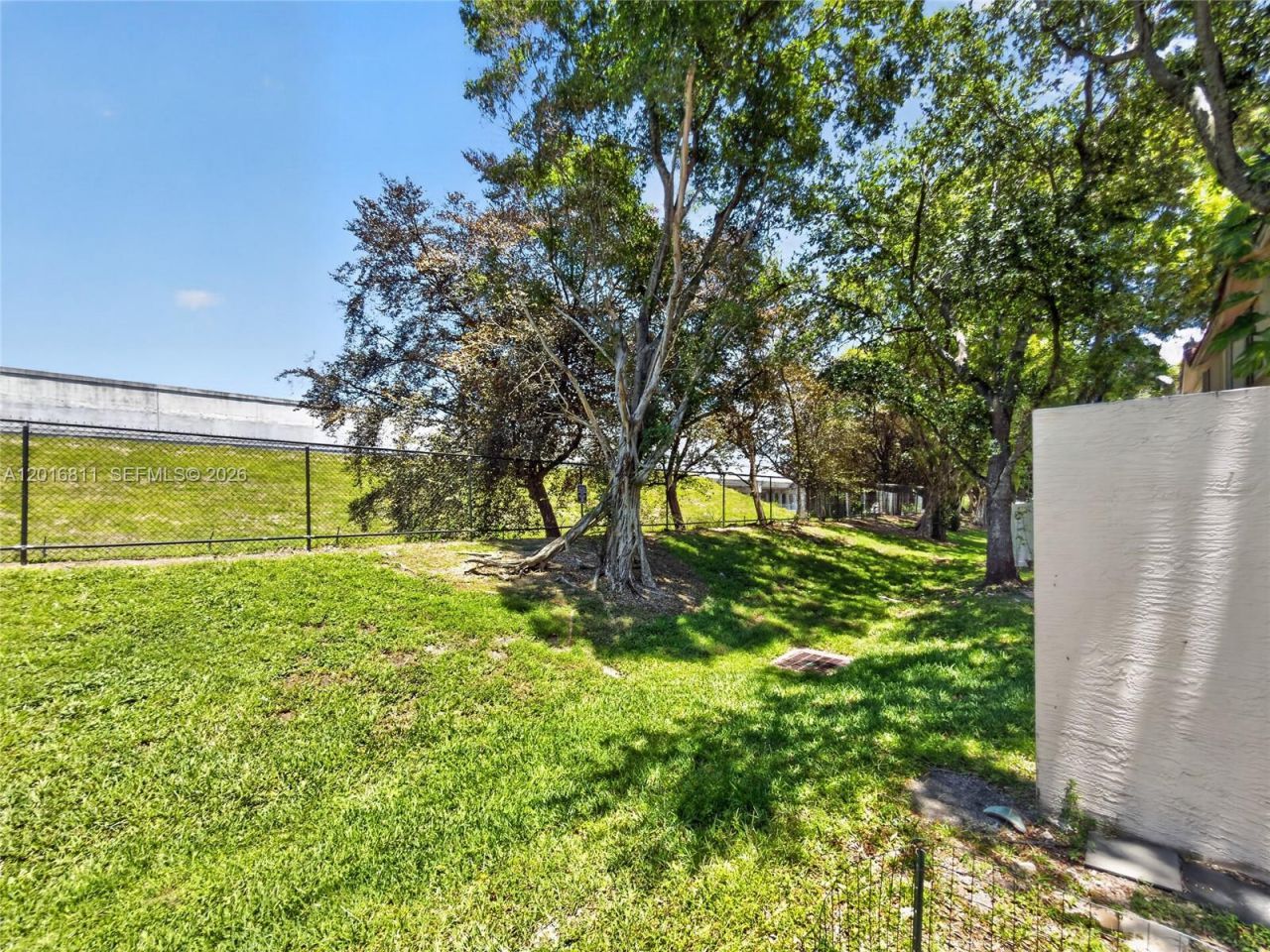 12415 SW 42nd St, Miramar, FL 33027 Photo