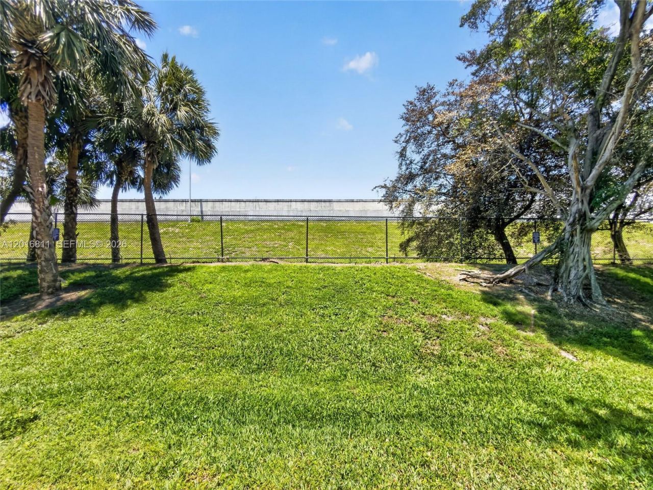 12415 SW 42nd St, Miramar, FL 33027 Photo