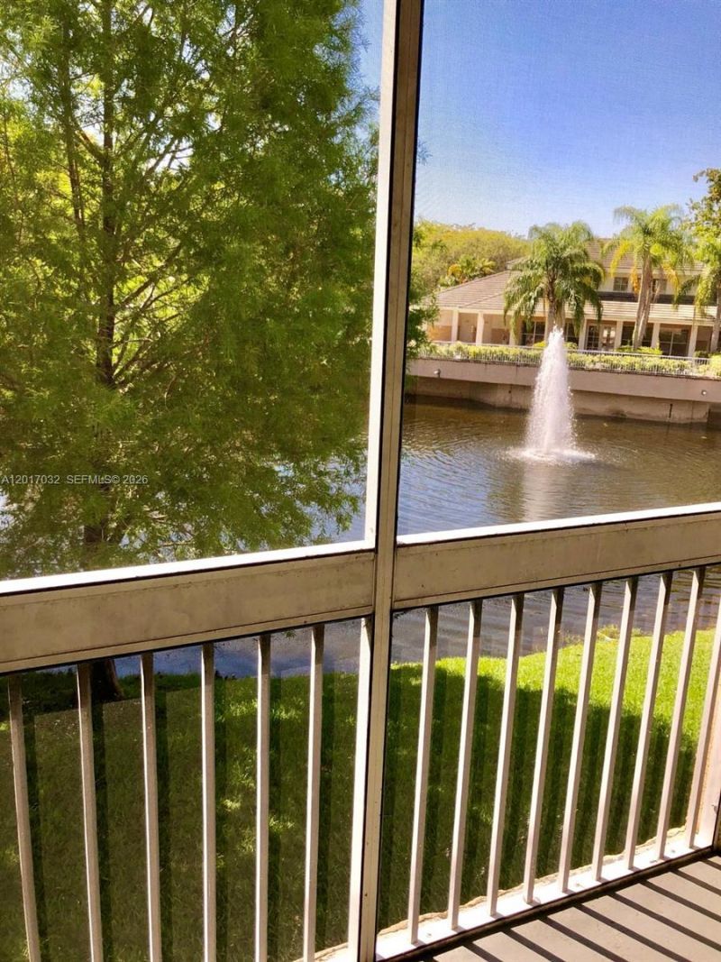 9855 Westview Dr , Unit 723, Coral Springs, FL 33076 Photo