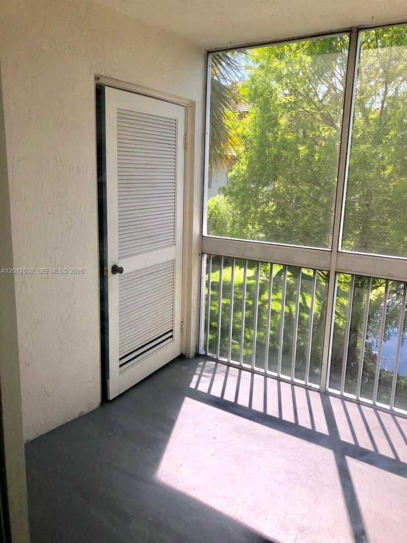 9855 Westview Dr , Unit 723, Coral Springs, FL 33076 Photo