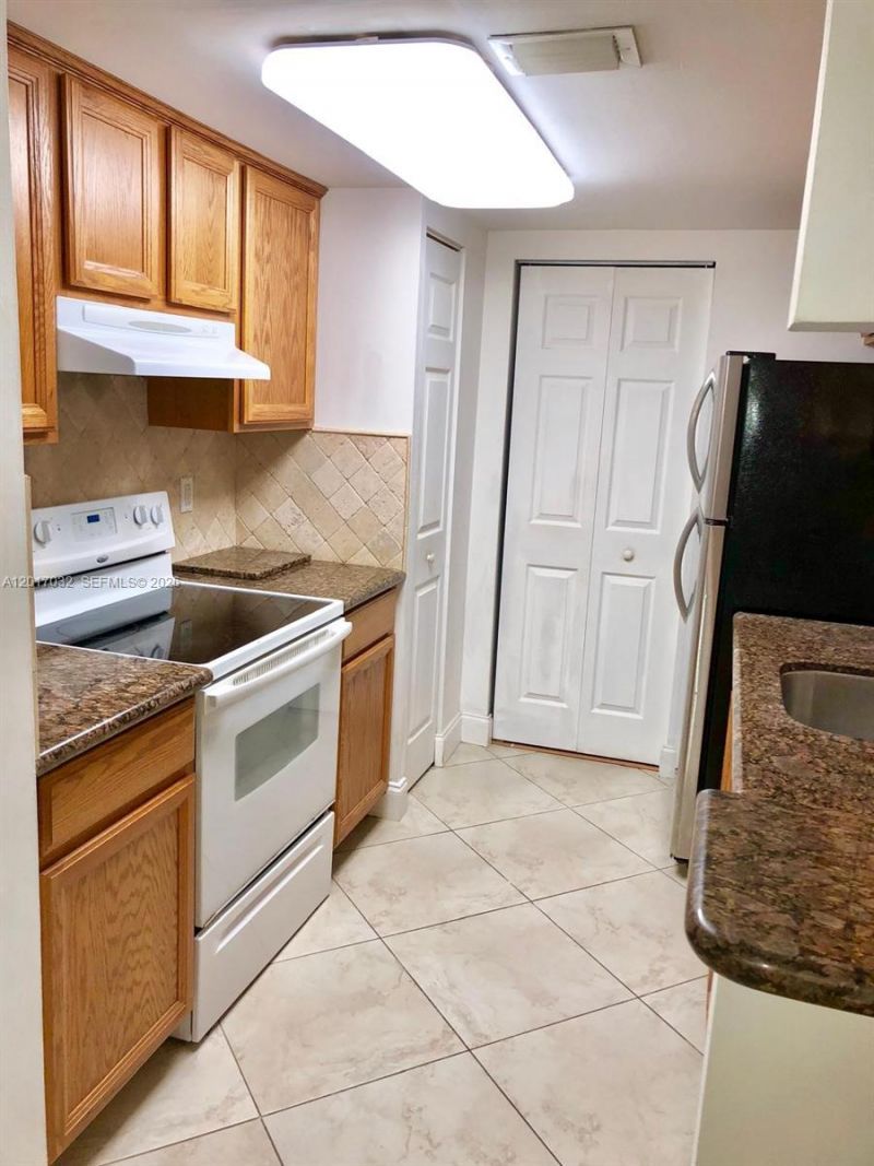 9855 Westview Dr , Unit 723, Coral Springs, FL 33076 Photo