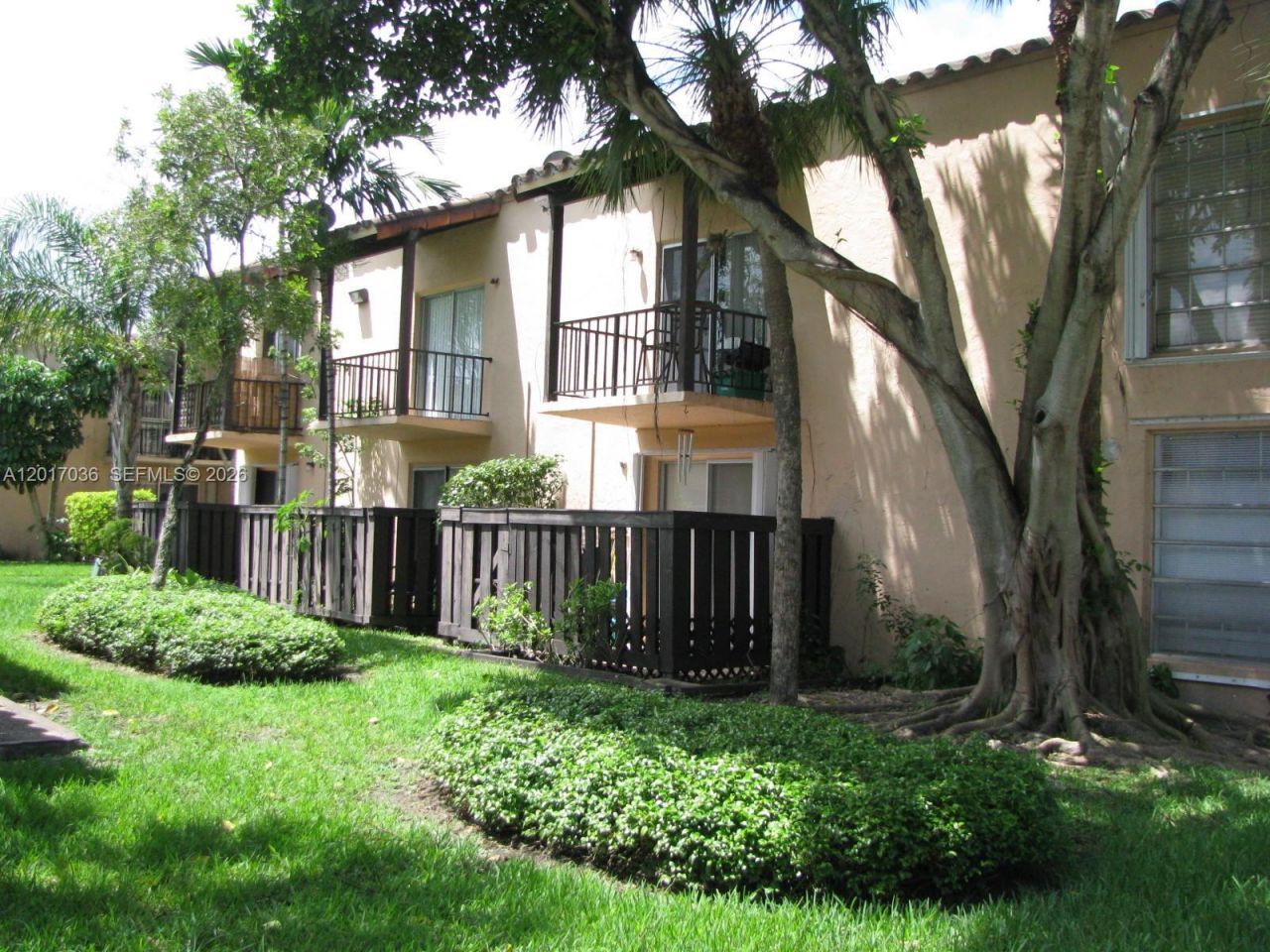 10832 N Kendall Dr, Unit U11, Miami, FL 33176 Photo