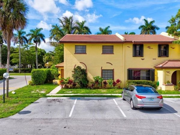 2713 NW 47th Ter, Unit 504, Lauderdale Lakes, FL 33313